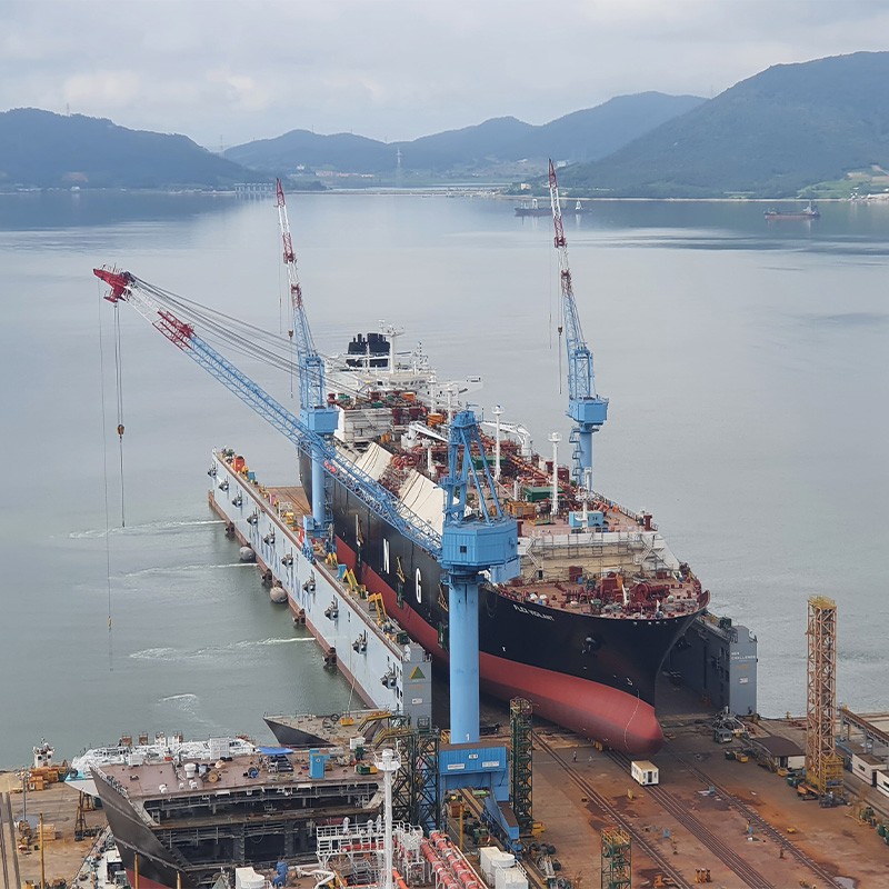 New shipbuilding of an oil tanker at a shipyard in Japan