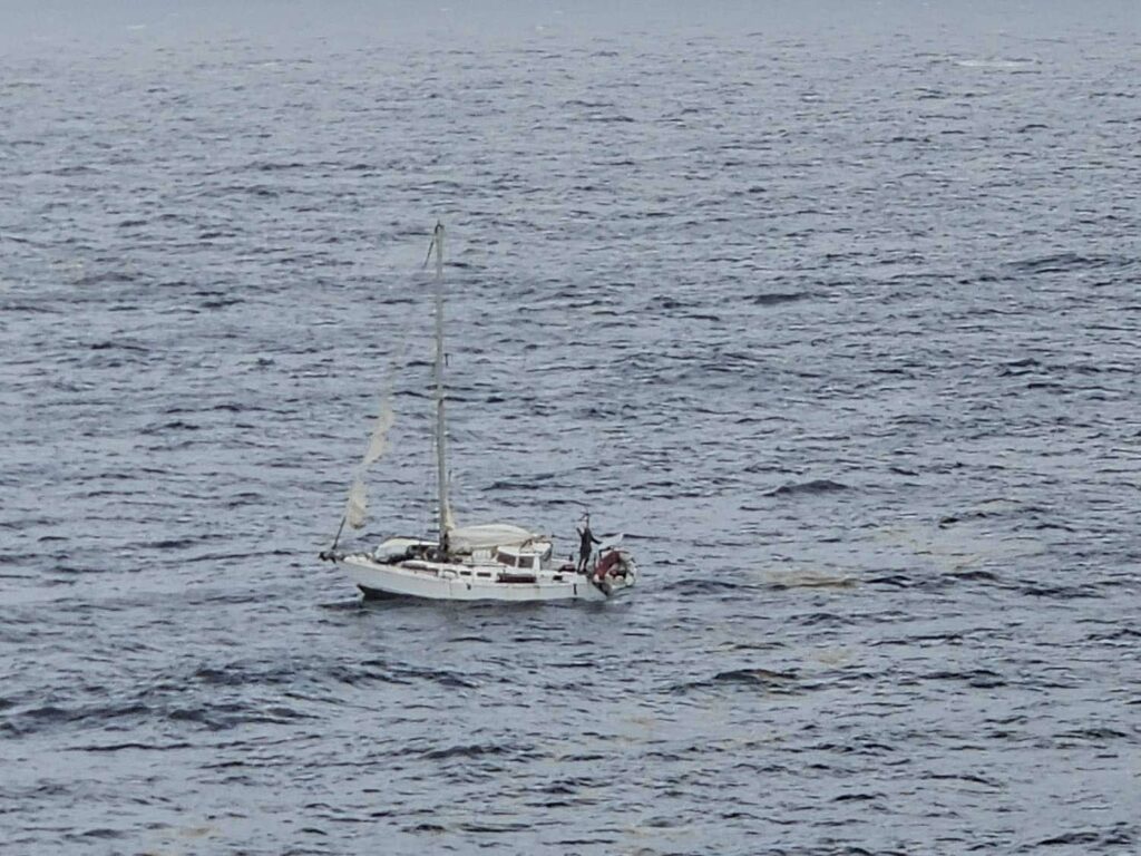 Distressed sailing boat BERANTEG 1 adrift in the Caribbean Sea before rescue by GLOBE POLARIS crew.
